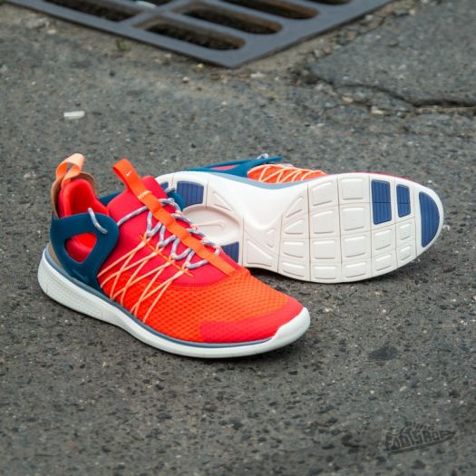 Nike WMNS Free Viritous Bright Crimson Blue Legend Elm Sail