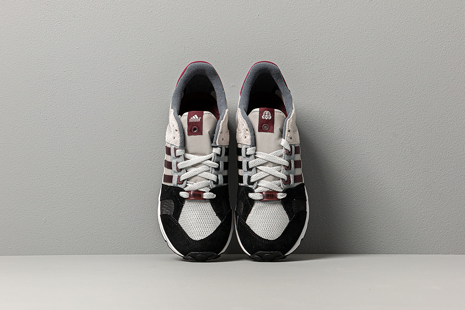 Herren Sneaker und Schuhe adidas x Footpatrol Equipment Running Cushion Clear Grey/ Night Red/ Core Black