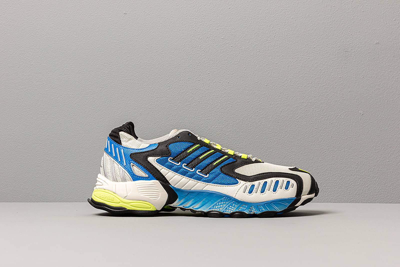 「数量限定 在庫処分セール」 Férfi cipők adidas Torsion TRDC Off White/ Core Black/ Solar お手入れ・トリミング用品