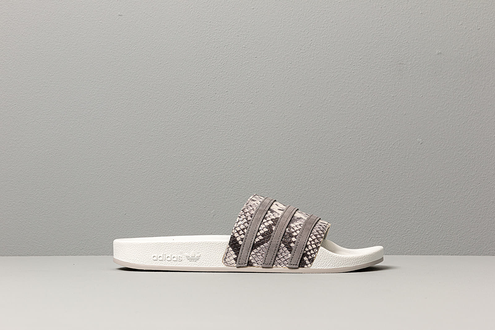 Încălțăminte și sneakerși pentru bărbați adidas Adilette Crystal White/ Grey Four/ Grey Two