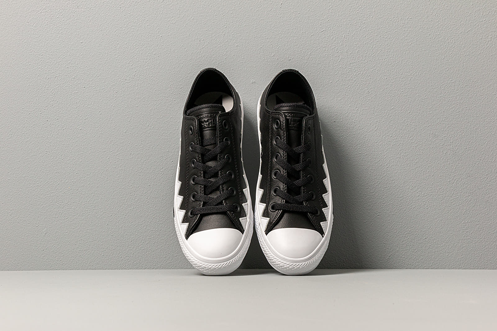 Дамски кецове и обувки Converse Chuck Taylor All Star Mission-V Black/ White/ White