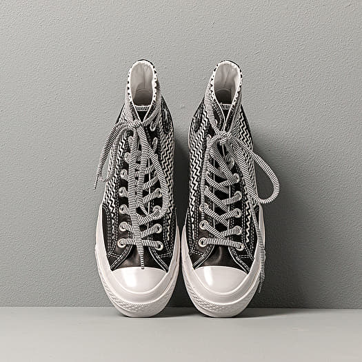 Converse v online