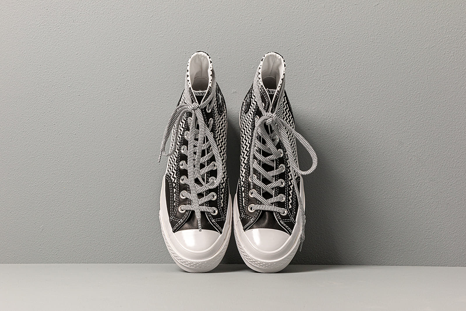 Women s shoes Converse Chuck 70 Mission V Converse Black White