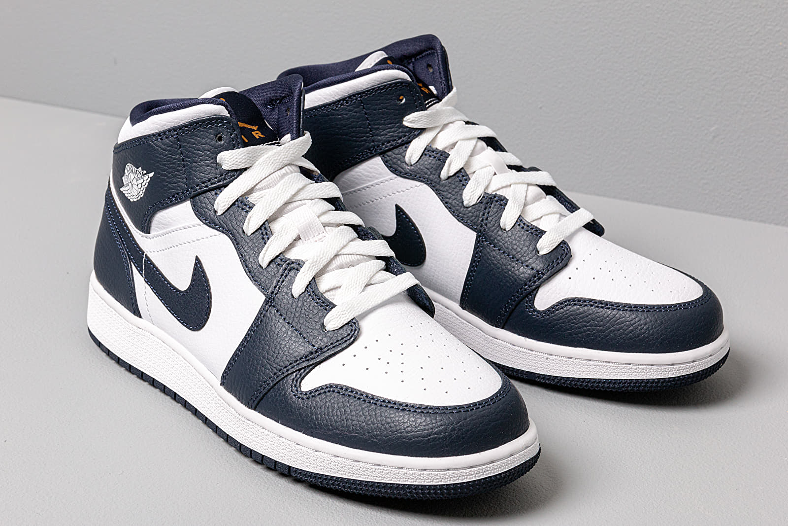 Damen Sneaker und Schuhe Air Jordan 1 Mid GS White Metallic Gold Obsidian Footshop
