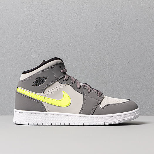 Jordan 1 gunsmoke hotsell