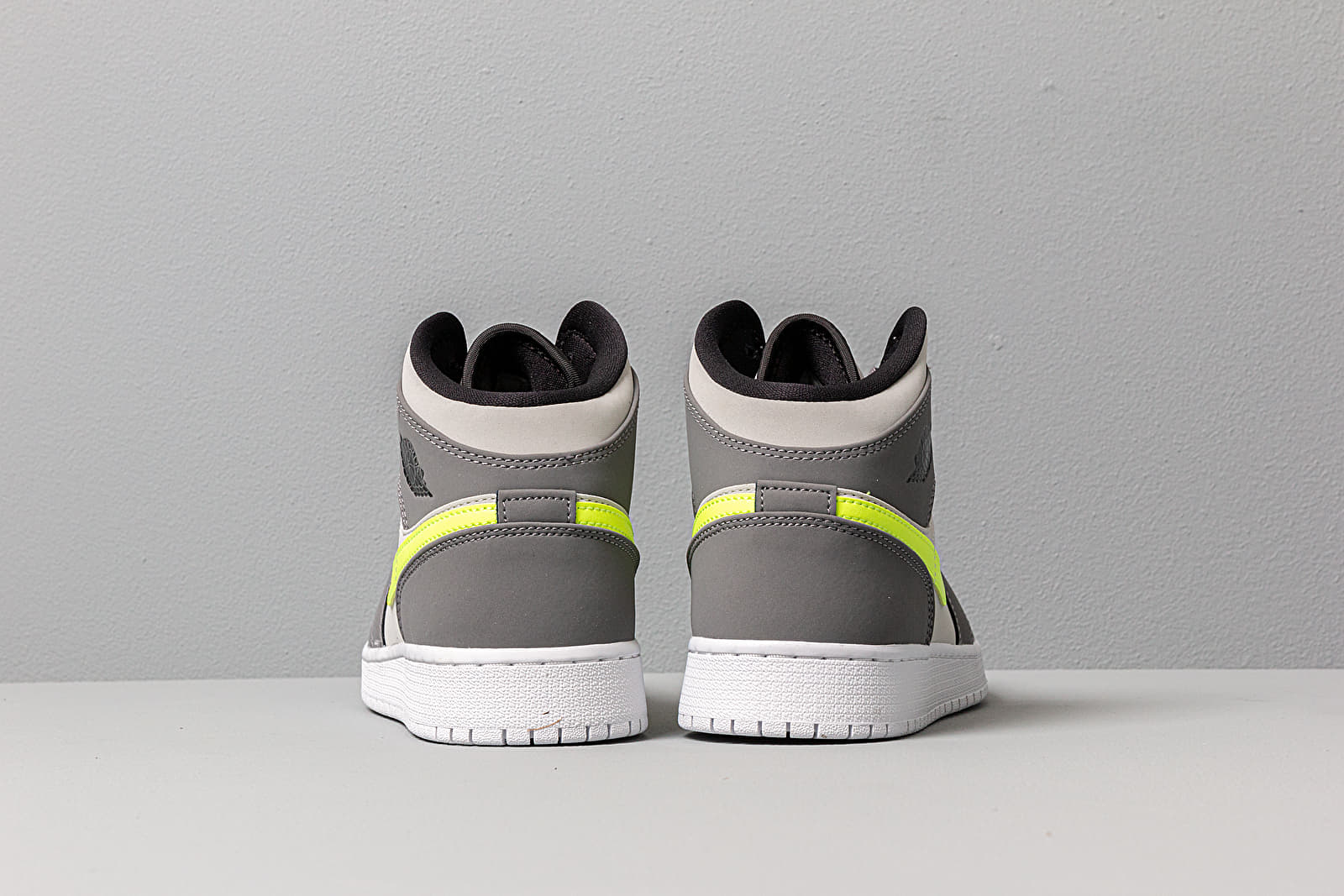 Zapatillas mujer Air Jordan 1 Mid (GS) Gunsmoke/ Volt-Neutral Grey-White