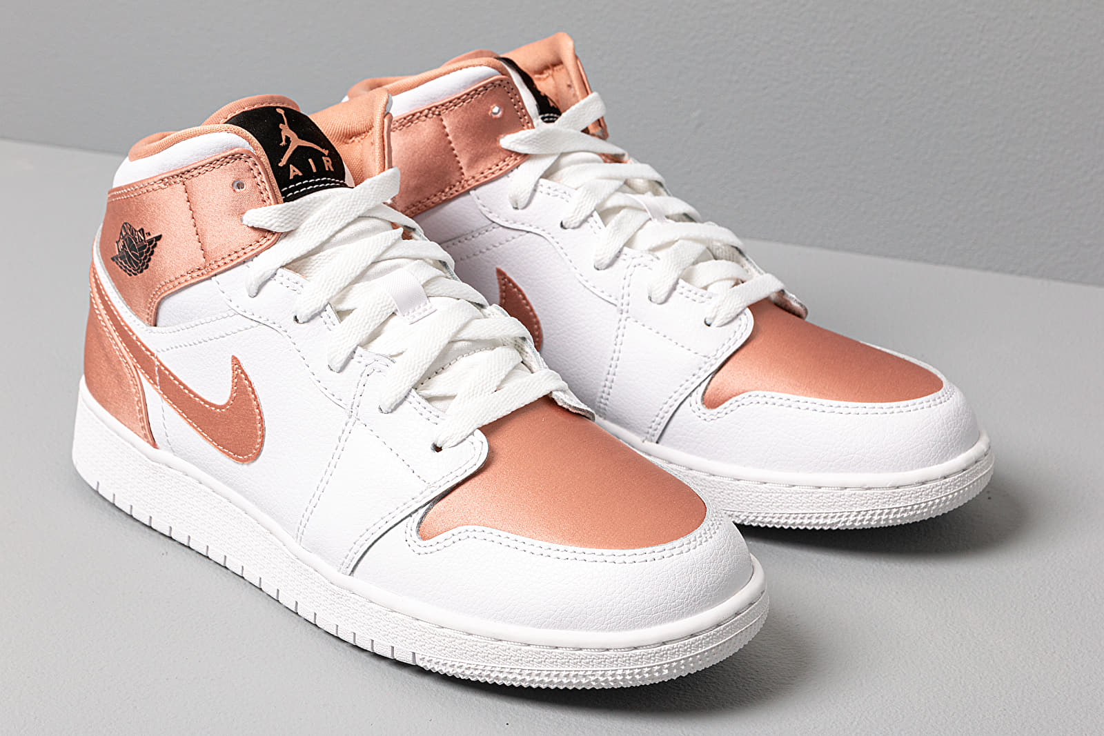 Air jordan 1 mid rose gold shop