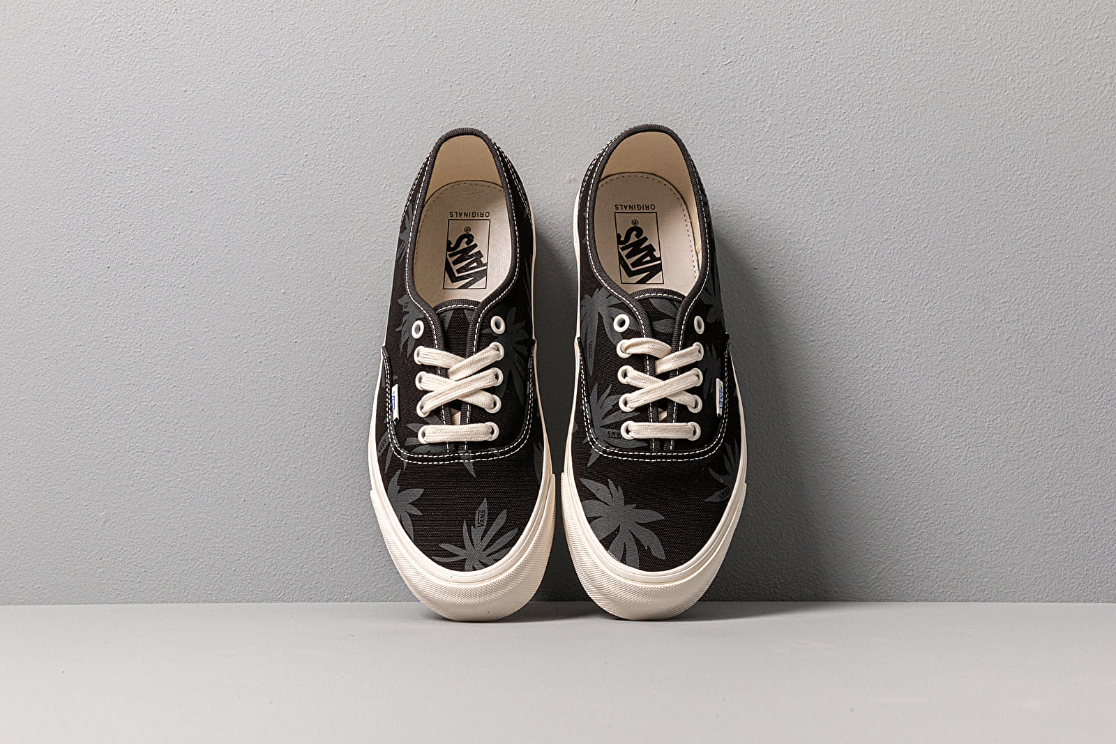 Scarpe uomo Vans OG Authentic LX (Canvas/ Island Leaf) Black Raven