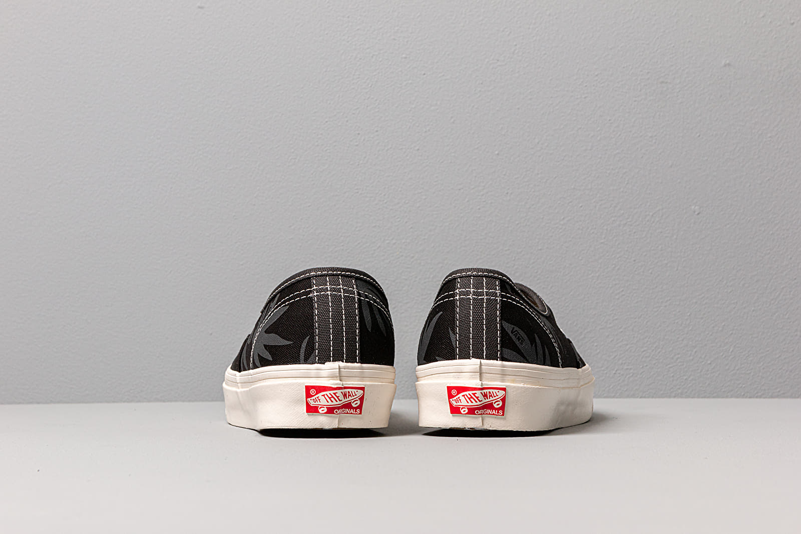 Scarpe uomo Vans OG Authentic LX (Canvas/ Island Leaf) Black Raven