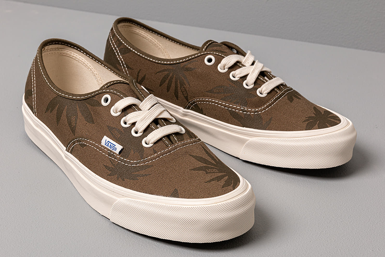 Scarpe uomo Vans OG Authentic LX (Canvas/ Island Leaf) Brown
