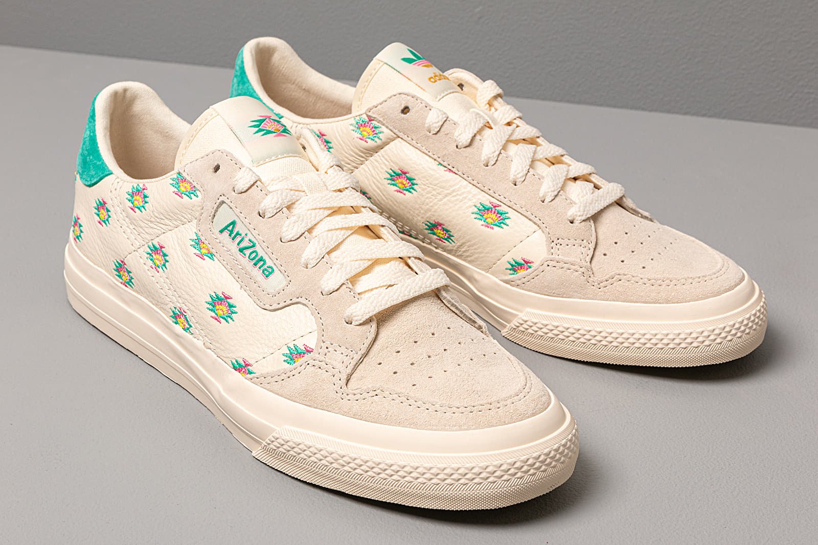 Pánské tenisky a boty adidas x Arizona Tea Continental Vulc Core White/ Core White/ Suplier Color