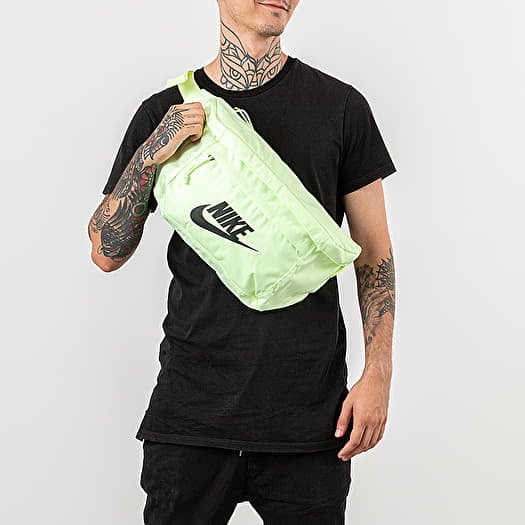 Rinoneras Nike Tech Hip Pack Barely Volt Black Footshop