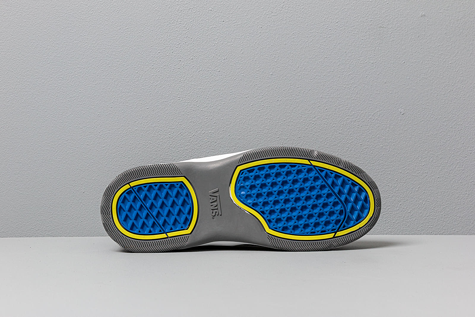 Distort check outlet varix wc