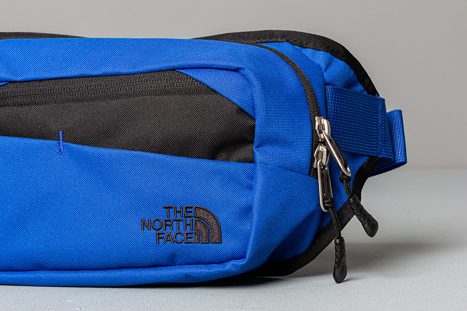 Hip bags The North Face Bozer Hip Bag II Blue Black Footshop