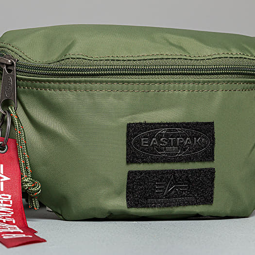 EASTPAK x Alpha Industries Springer Alpha Dark Green | Footshop