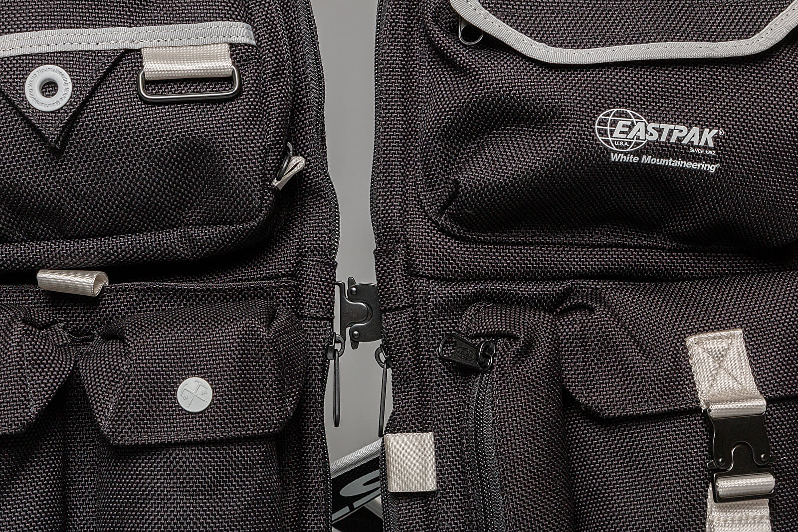 Sacs banane Eastpak x White Mountaineering Vest Bag Dark
