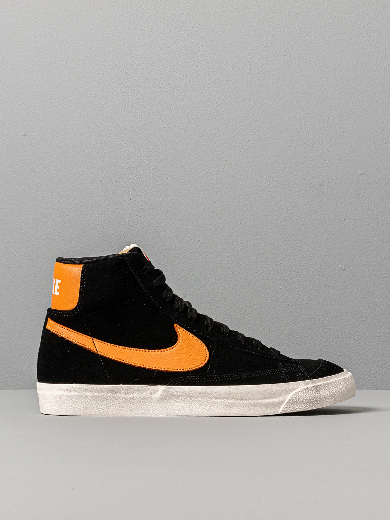Nike blazer 77 black amber shop