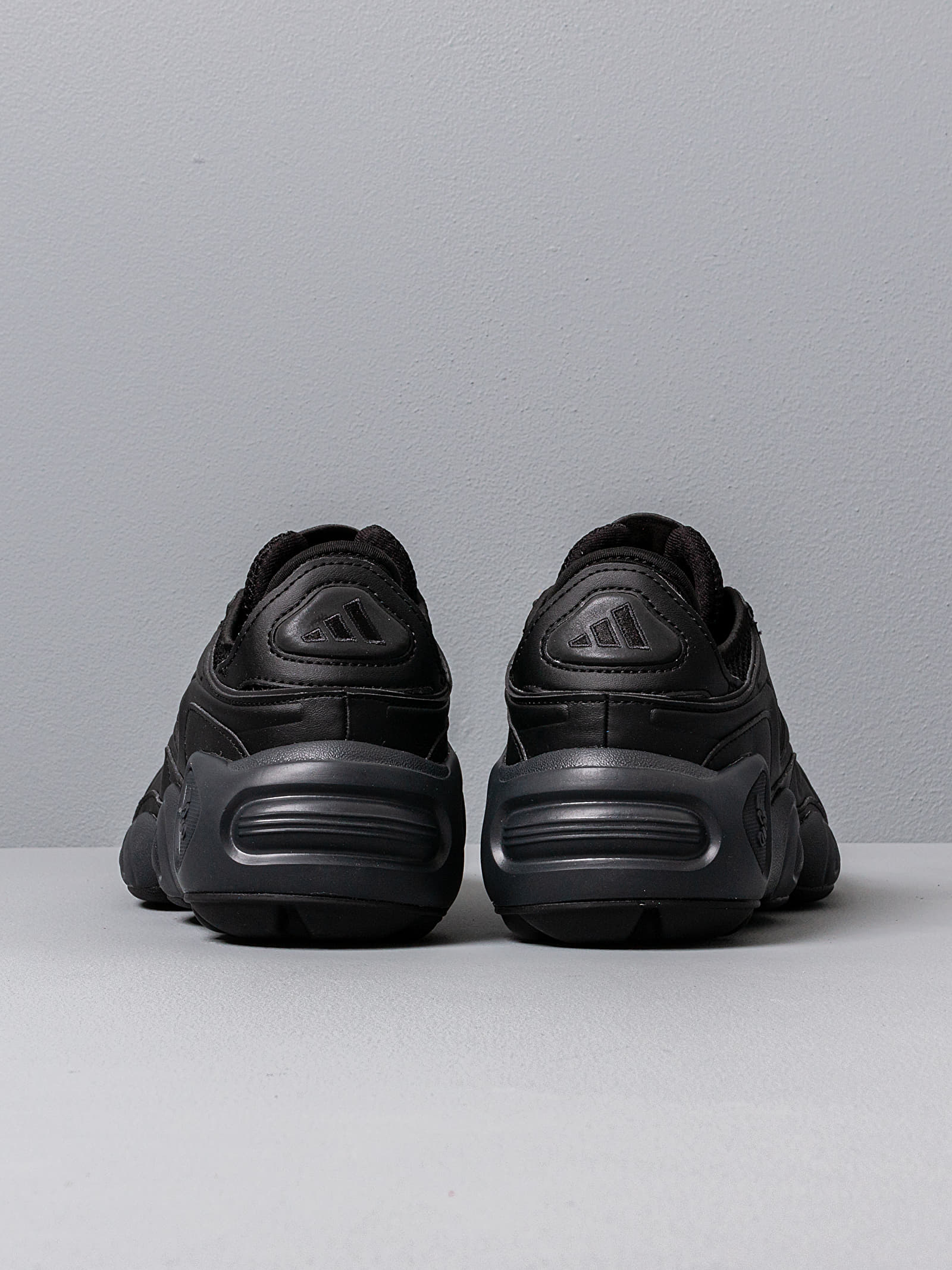 Férfi cipők adidas FYW S-97 Core Black/ Core Black/ Carbon