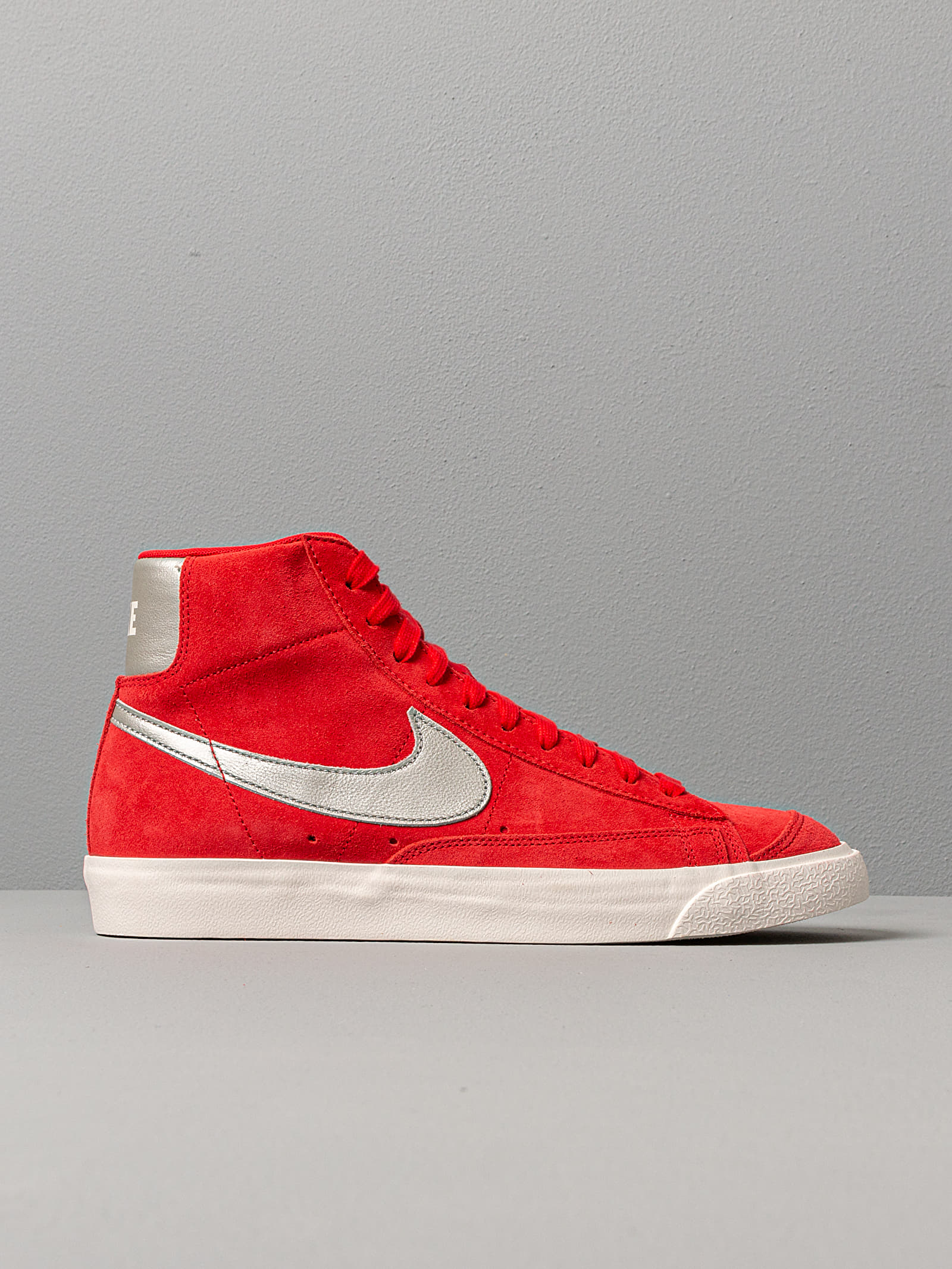 Men's shoes Nike Blazer 77 University Red/ Metallic Silver-Sail