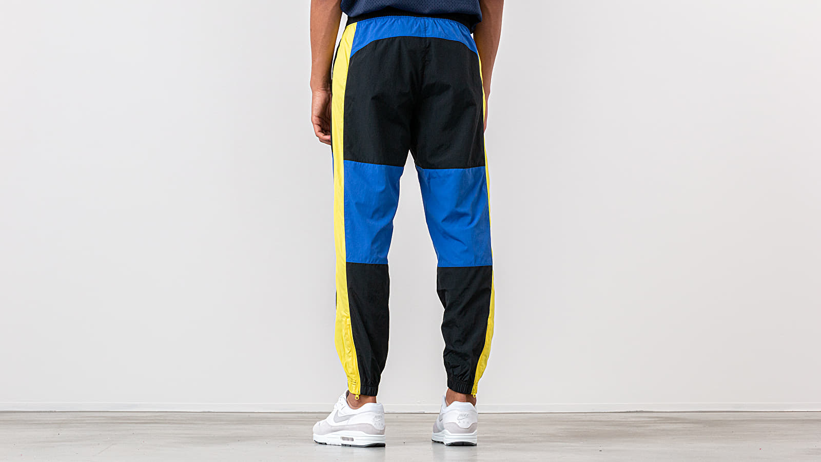 Nike nsw shop track pants yellow