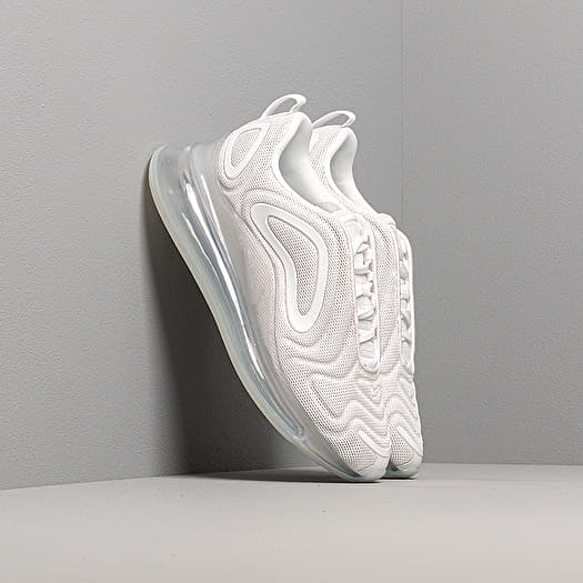 Women s shoes Nike W Nike Air Max 720 White White Mtlc Platinum Pure Platinum Footshop