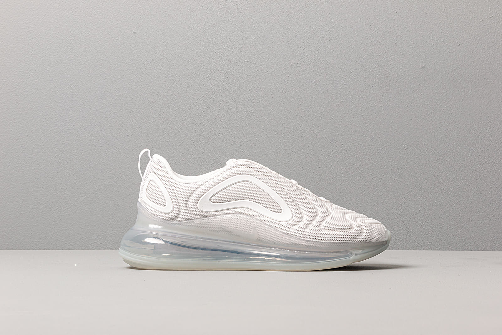 Nike air max sale 720 womens white