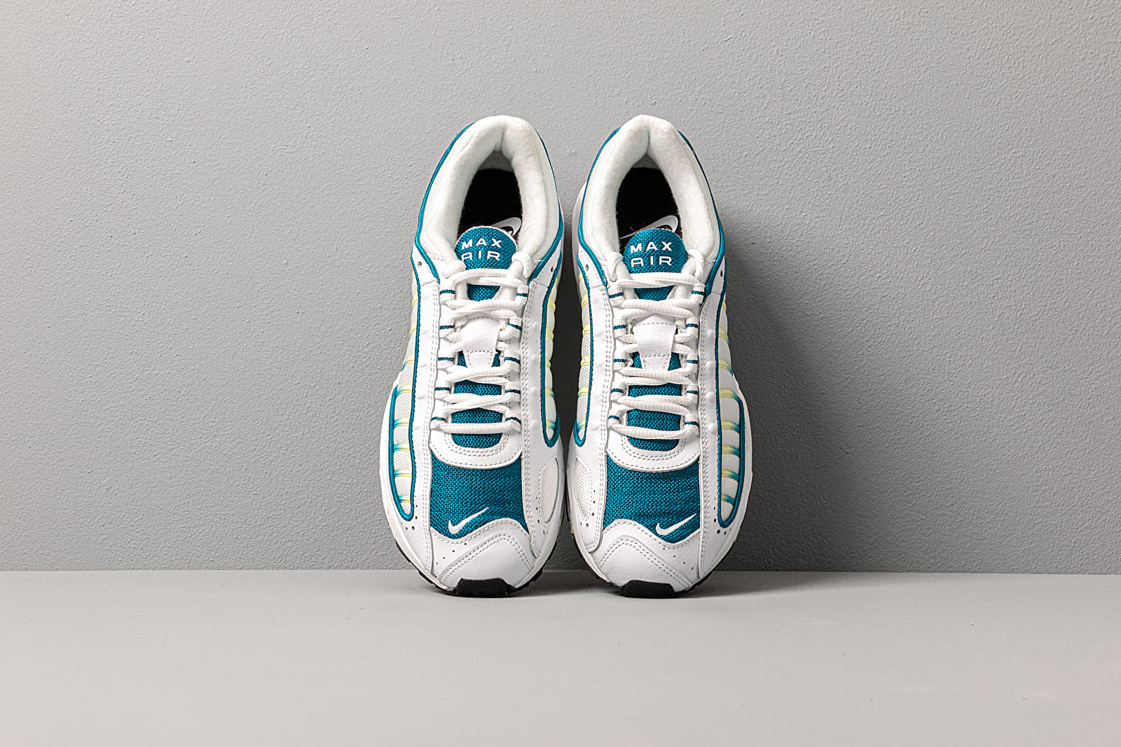 Tailwind discount 4 white