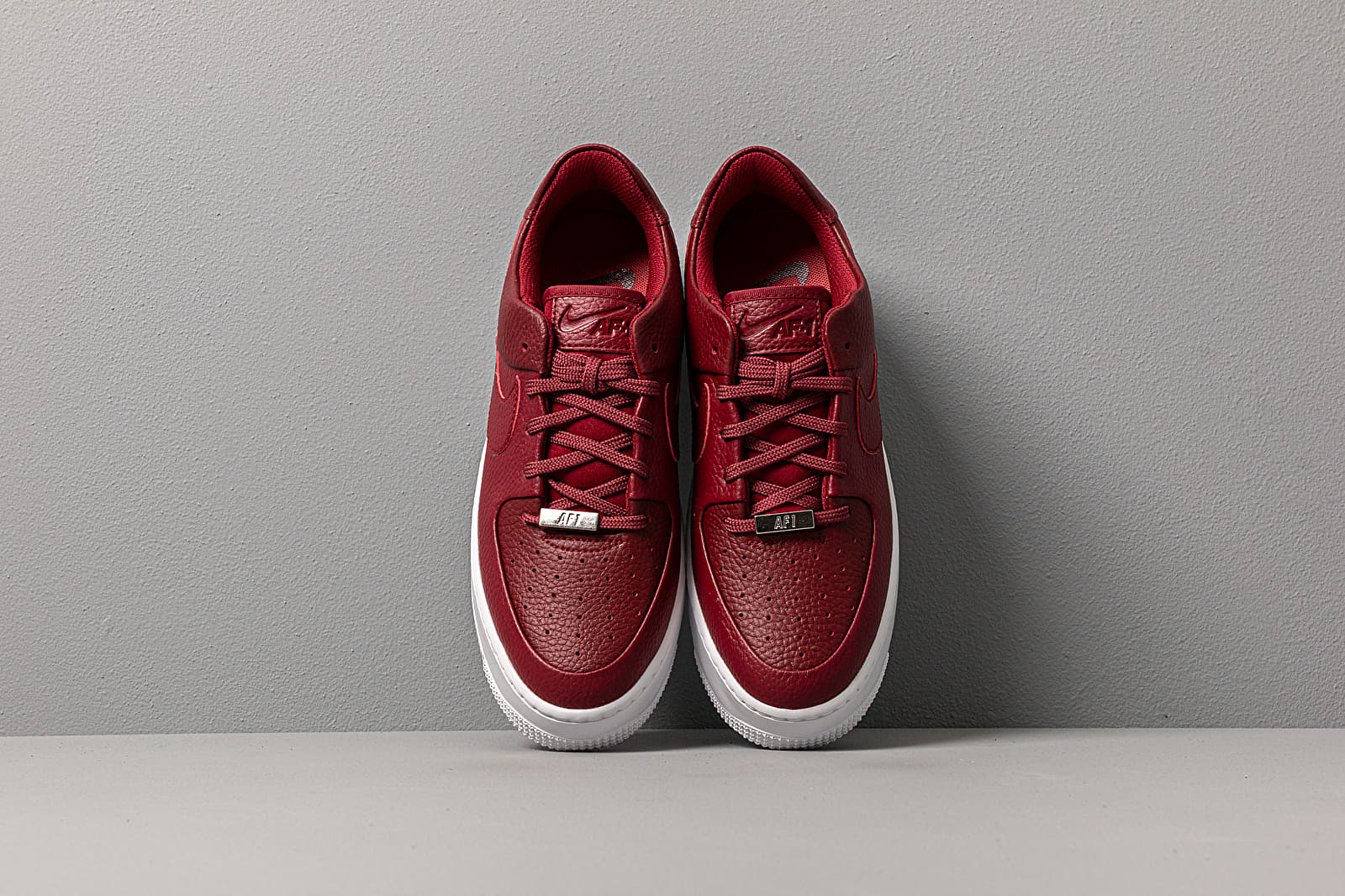 Women s shoes Nike W Air Force 1 Sage Low Team Red Team Red Noble Red Footshop