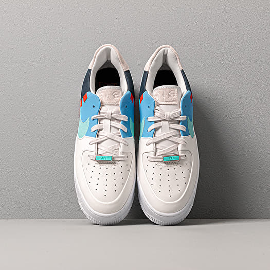 Women s shoes Nike W Air Force 1 Sage Low LX Platinum Tint Light
