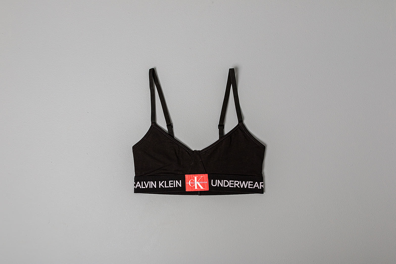 Calvin klein monogram 2025 bralette black