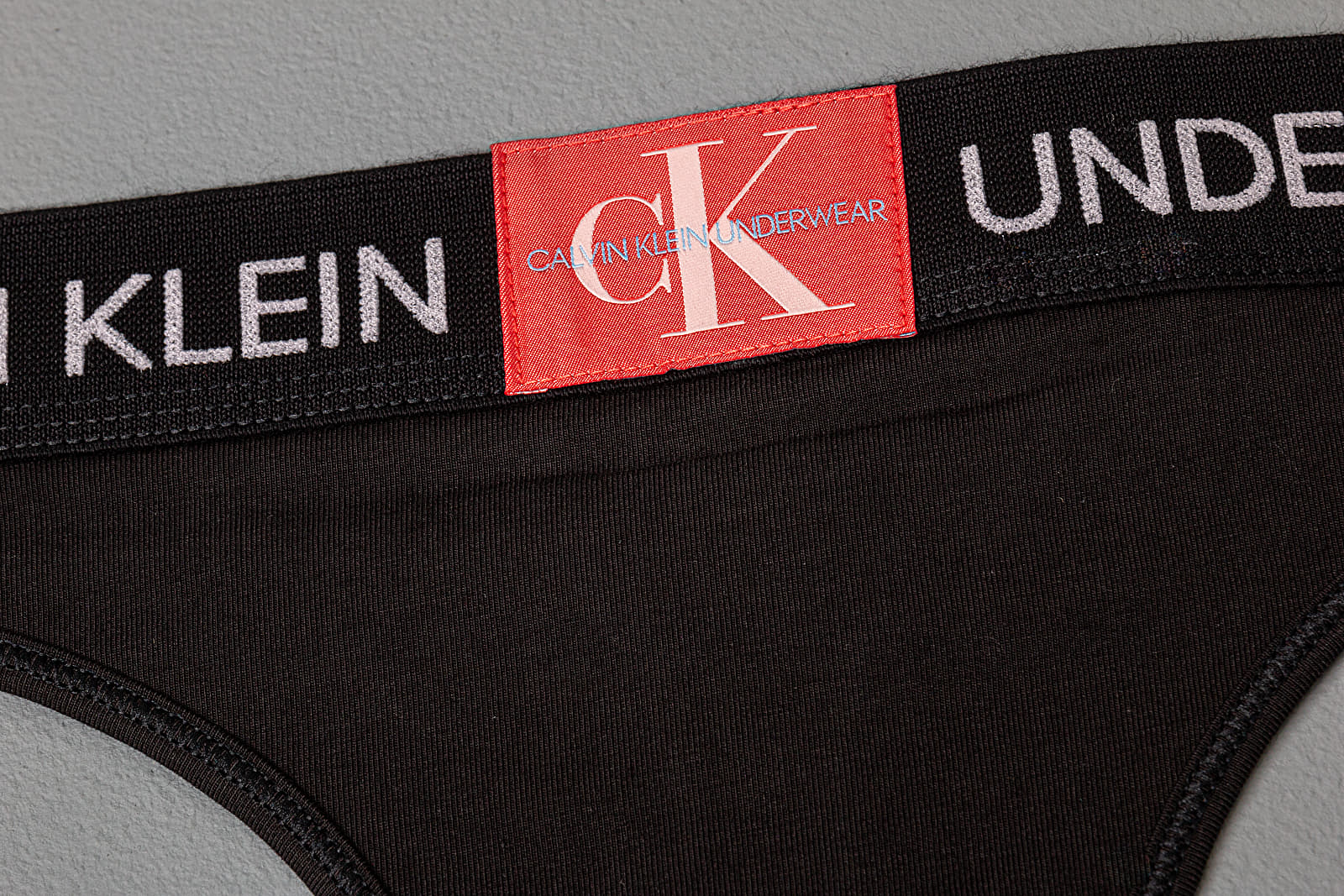 Calvin klein monogram thong black 2025