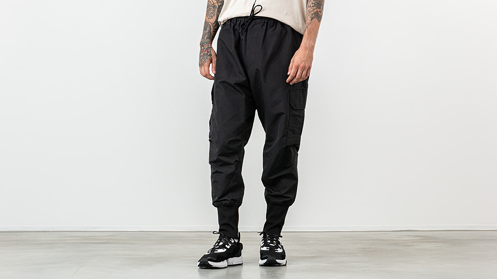Pants and jeans Y-3 Nylon Cargo Pants Black | Footshop