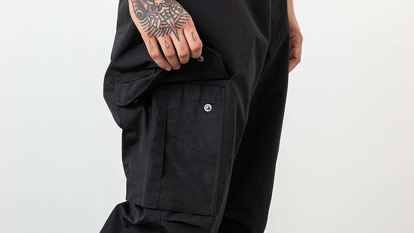 Nohavice Y-3 Nylon Cargo Pants Black