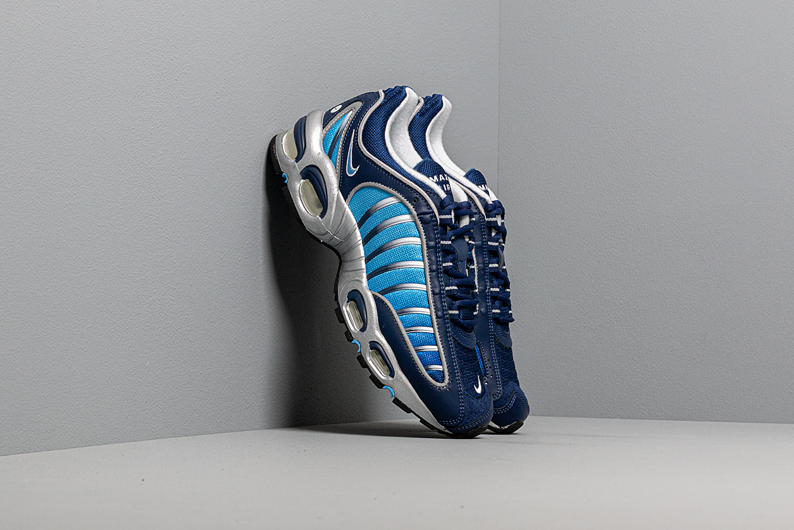 Chaussures et baskets homme Nike Air Max Tailwind IV Blue Void/ University Blue-White-Black