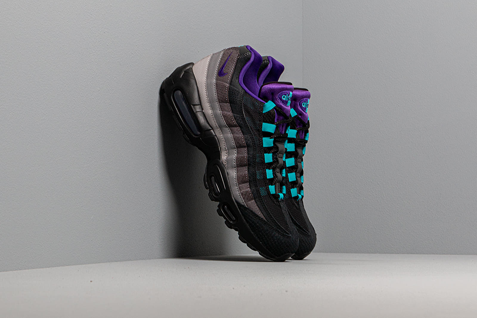 Purple nike 95 top