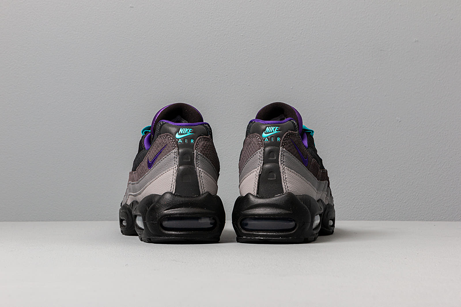Scarpe uomo Nike Air Max 95 Lv8 Black/ Court Purple-Teal Nebula