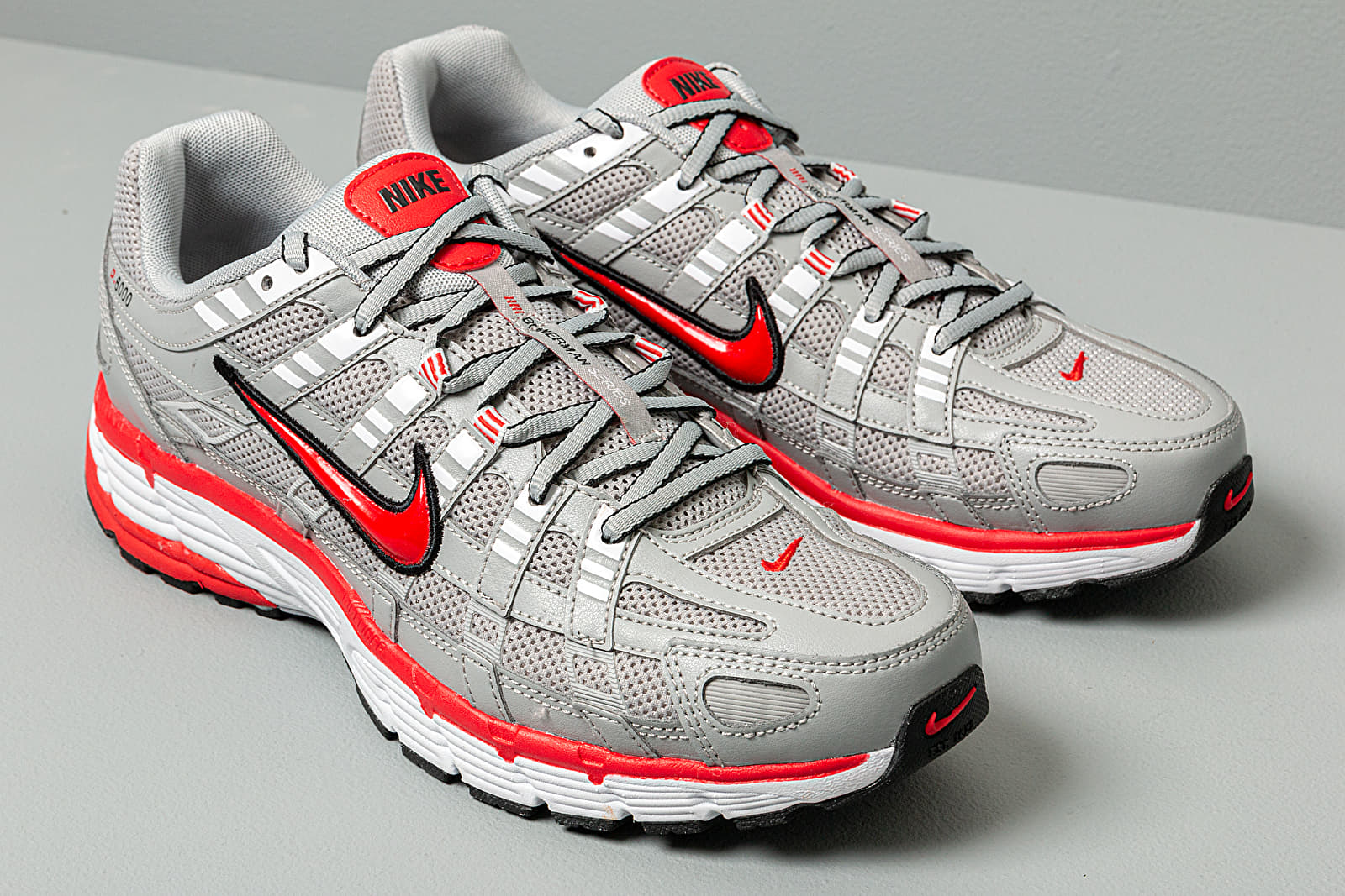 Nike p 6000 silver red 2025