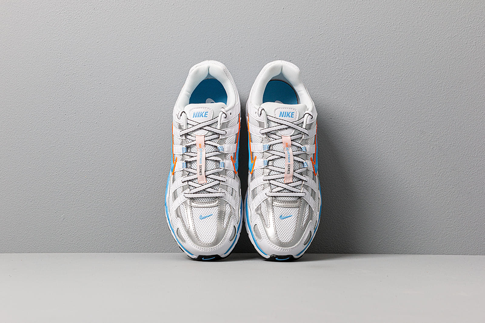 Încălțăminte și sneakerși pentru femei Nike W P-6000 White/ University Blue-Metallic Silver