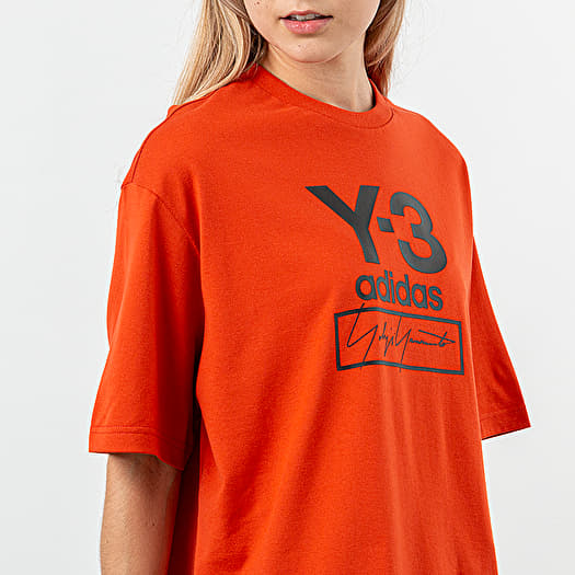 Y3 stacked 2025 logo tee