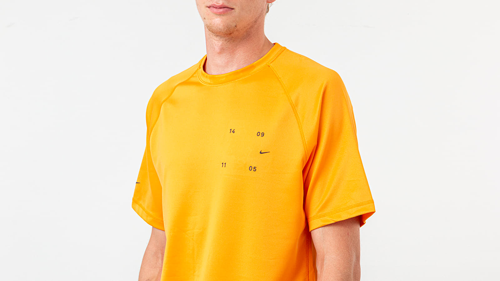 Magliette Nike Sportswear Tech Pack Tee Kumquat/ Black