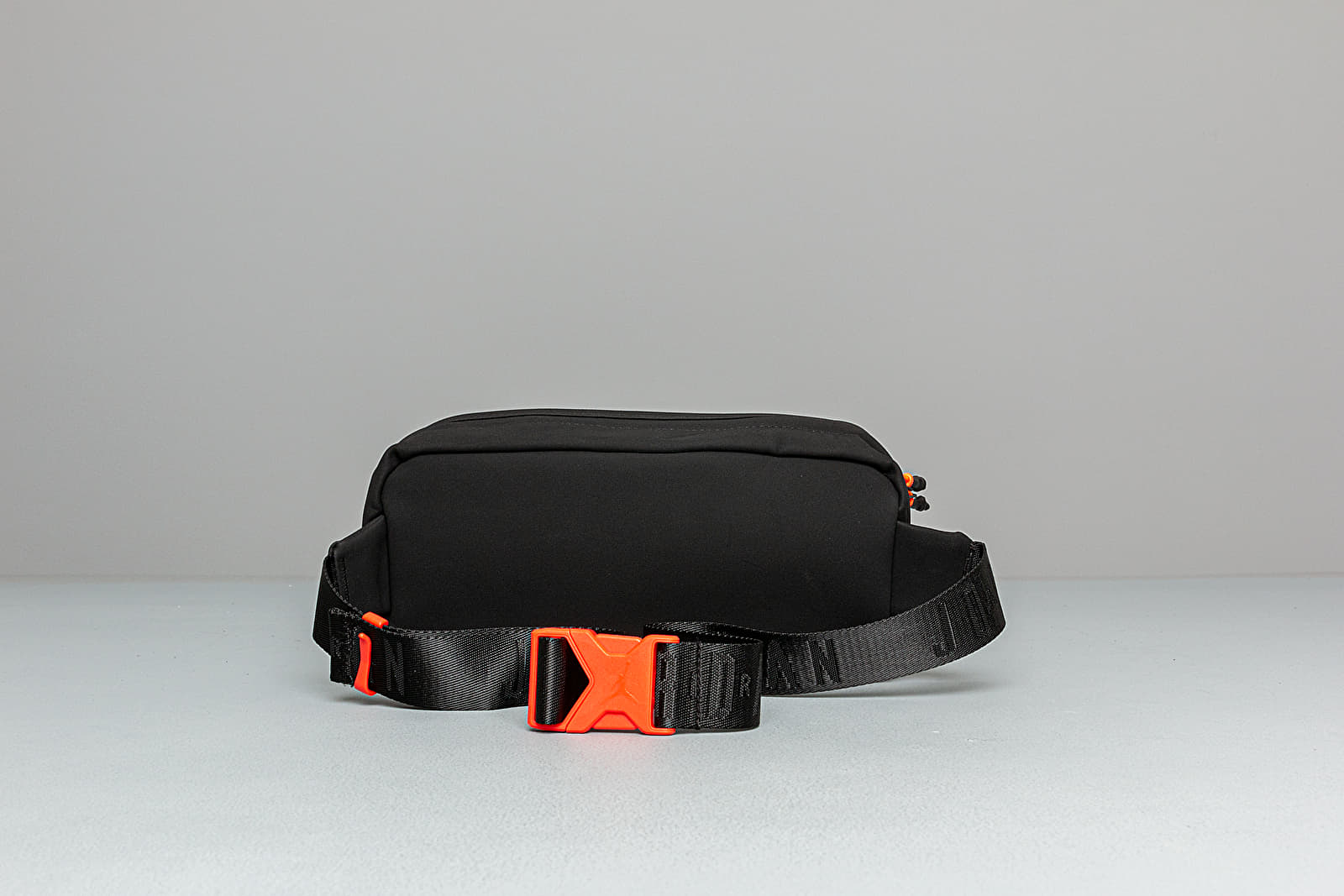 Madingi krepšiai Jordan Retro 6 Crossbody Bag Black/ Infrared