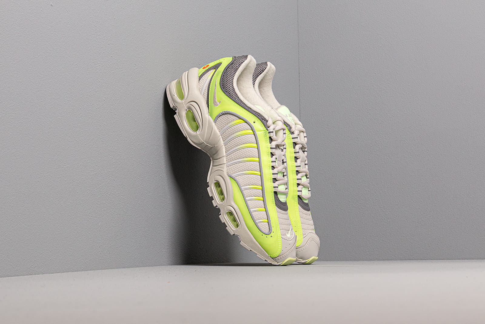 Nike air max tailwind 4 volt 2025