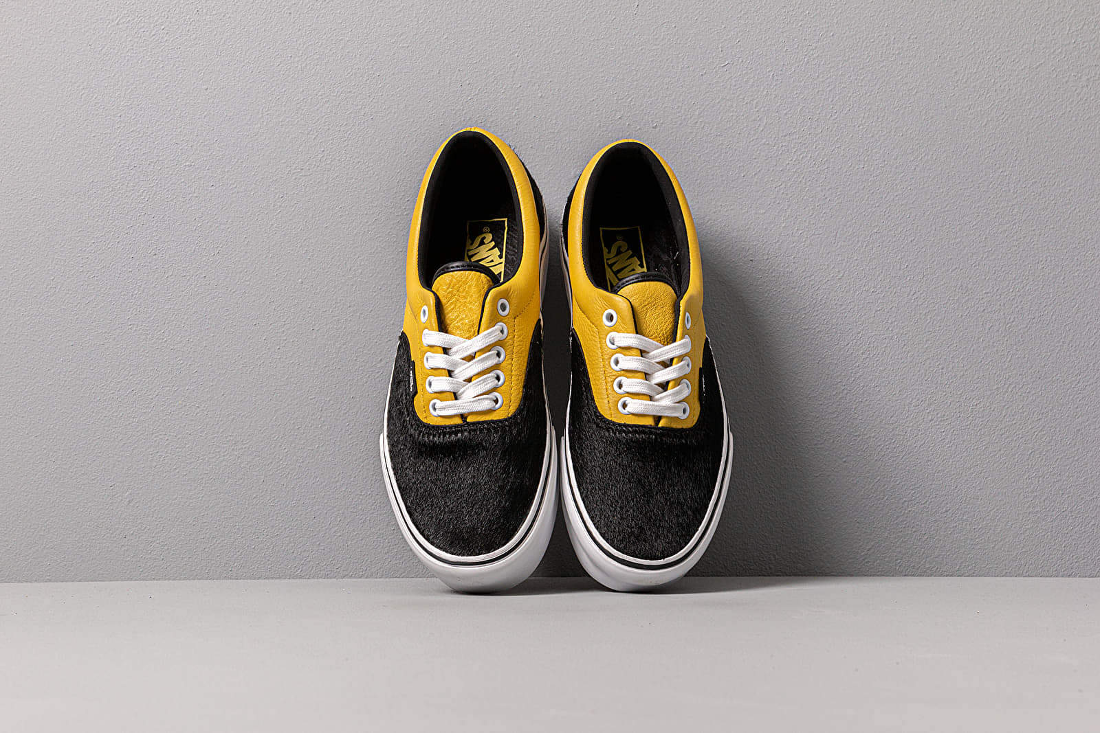 Vans era deals pro corduroy