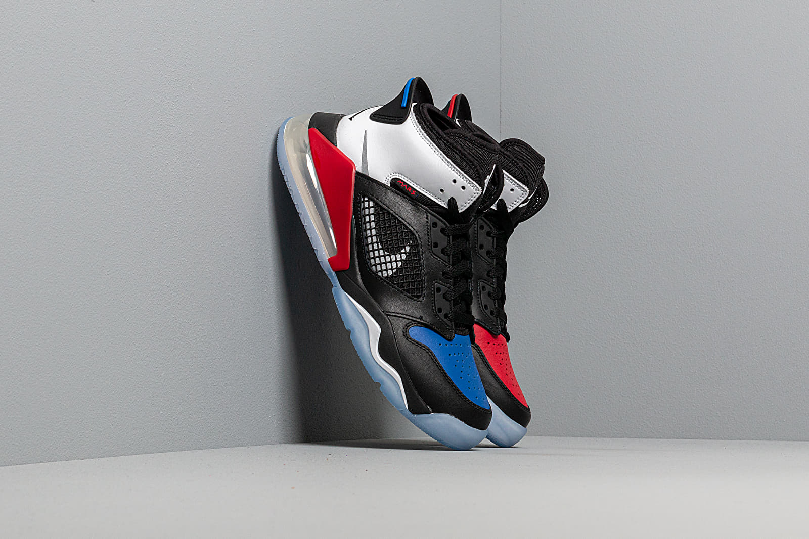 Kids sneakers and shoes Jordan Mars 270 GS Black Reflect