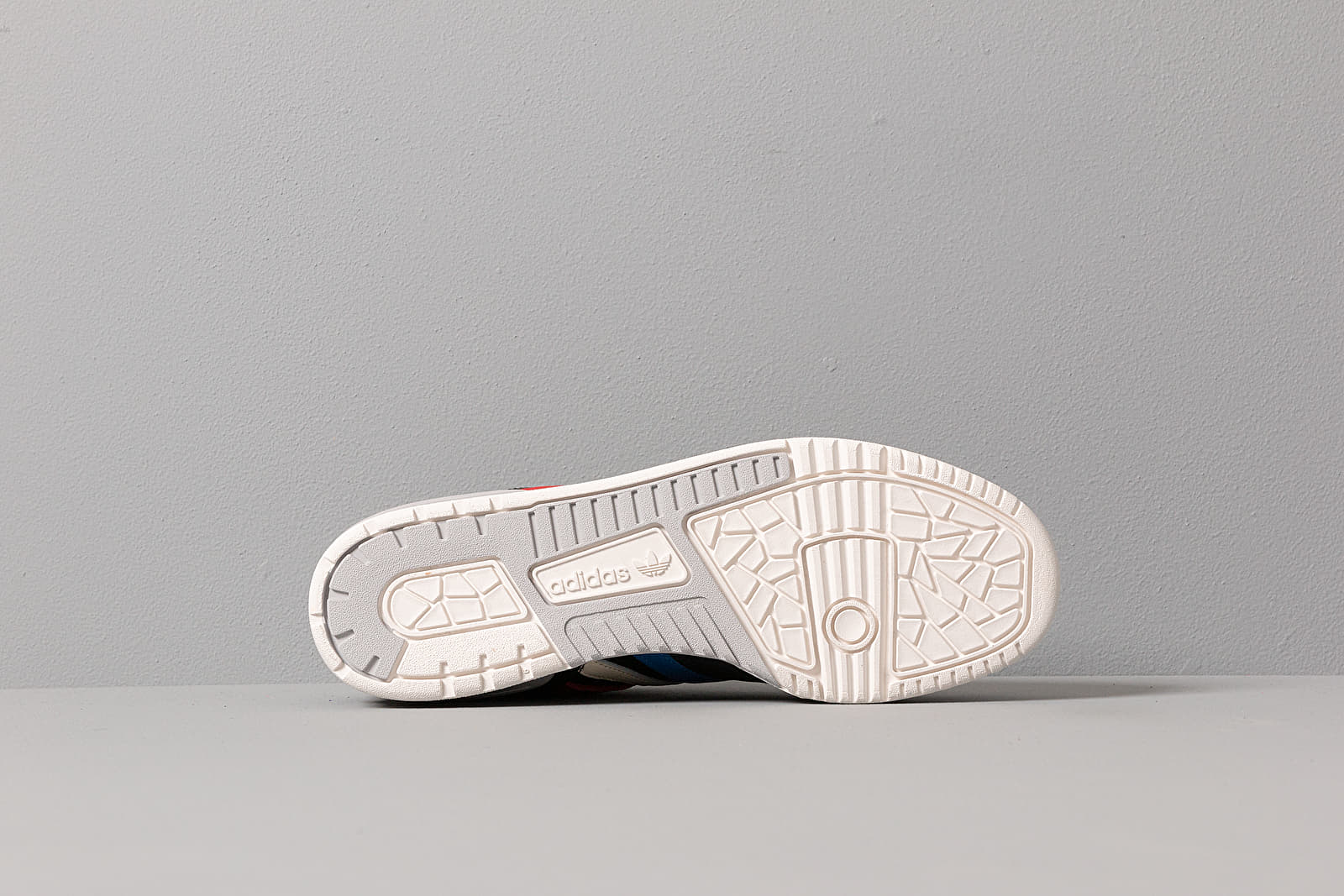 Férfi cipők adidas Rivalry Low Core Black/ Cloud White/ Core White