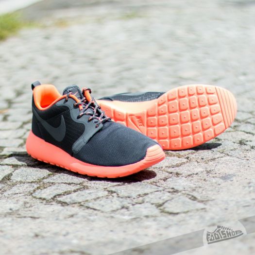 Nike women's nike rosherun hyp hot sale running shoe