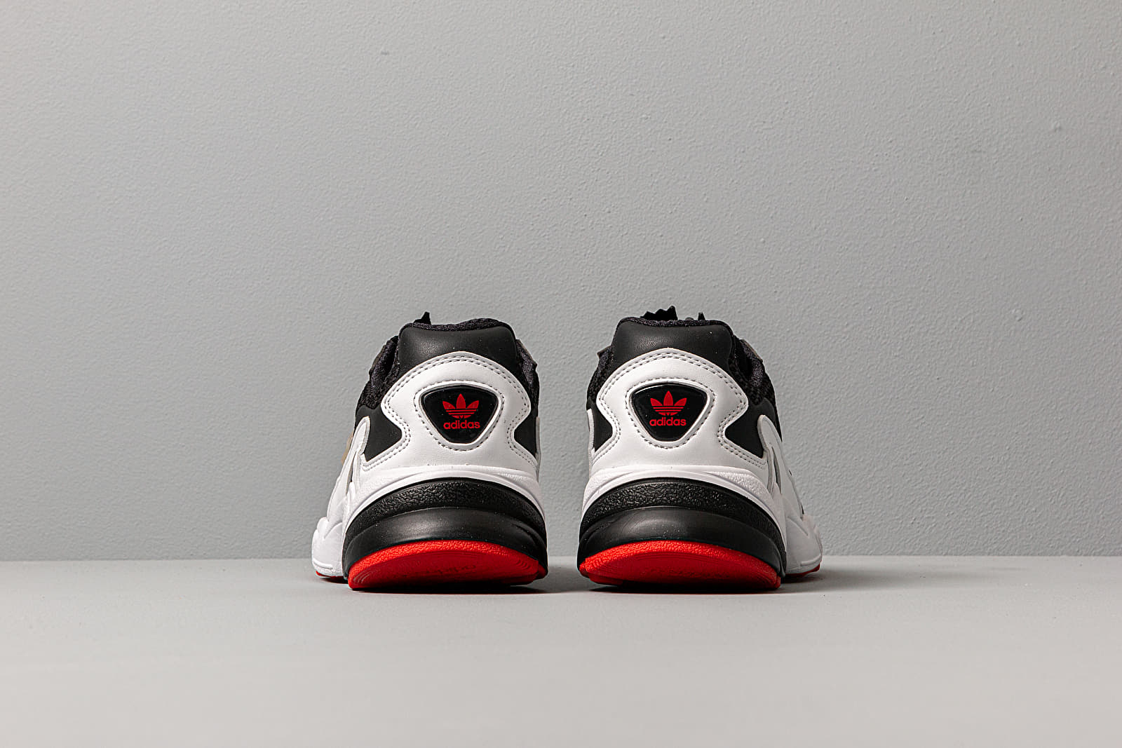 Dámské tenisky a boty adidas by Fiorucci Falcon Zip W Core Black/ Ftw White/ Red