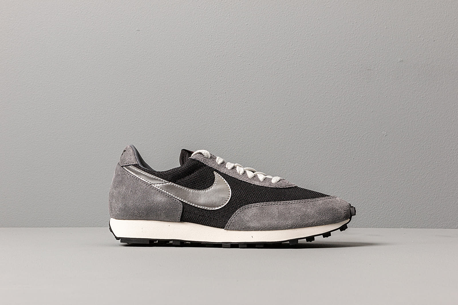 Nike daybreak silver new arrivals