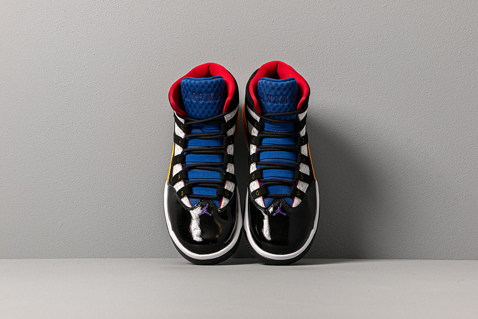 Jordan max aura 2025 white black purple