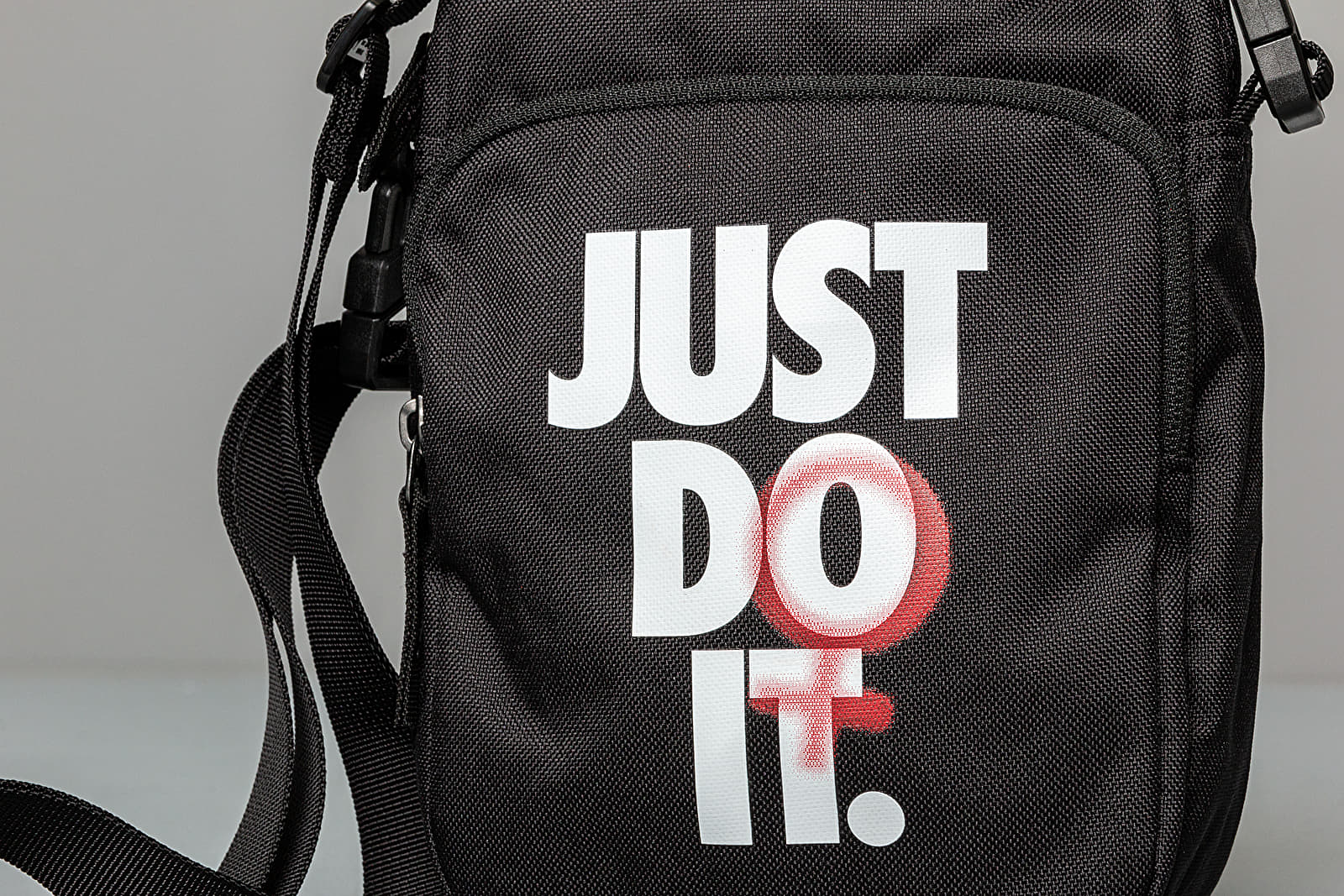 Crossbody bags Nike Heritage Smit Rebel Bag Black